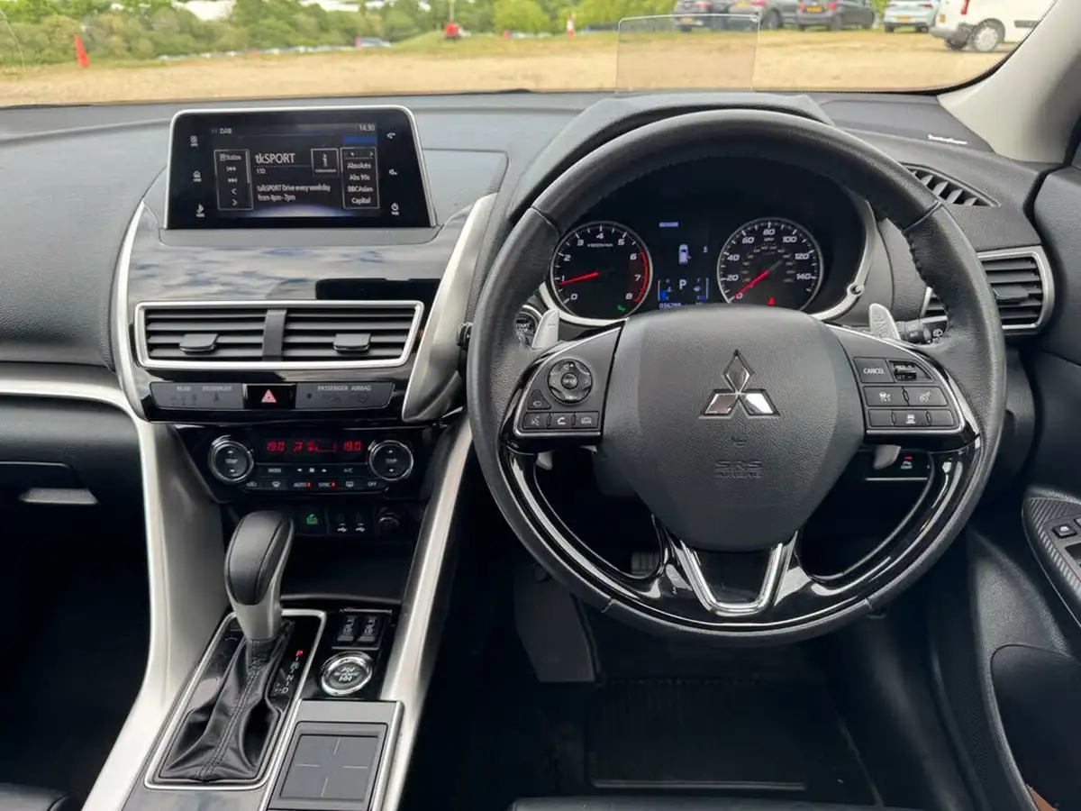2019-mitsubishi-eclipse-cross-15-4-auto-big-34
