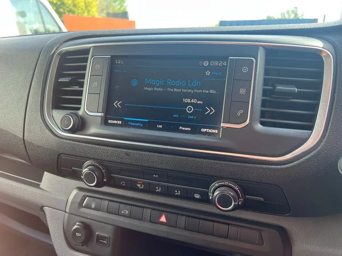 2019-peugeot-expert-15-bluehdi-professional-compact-1000-big-6