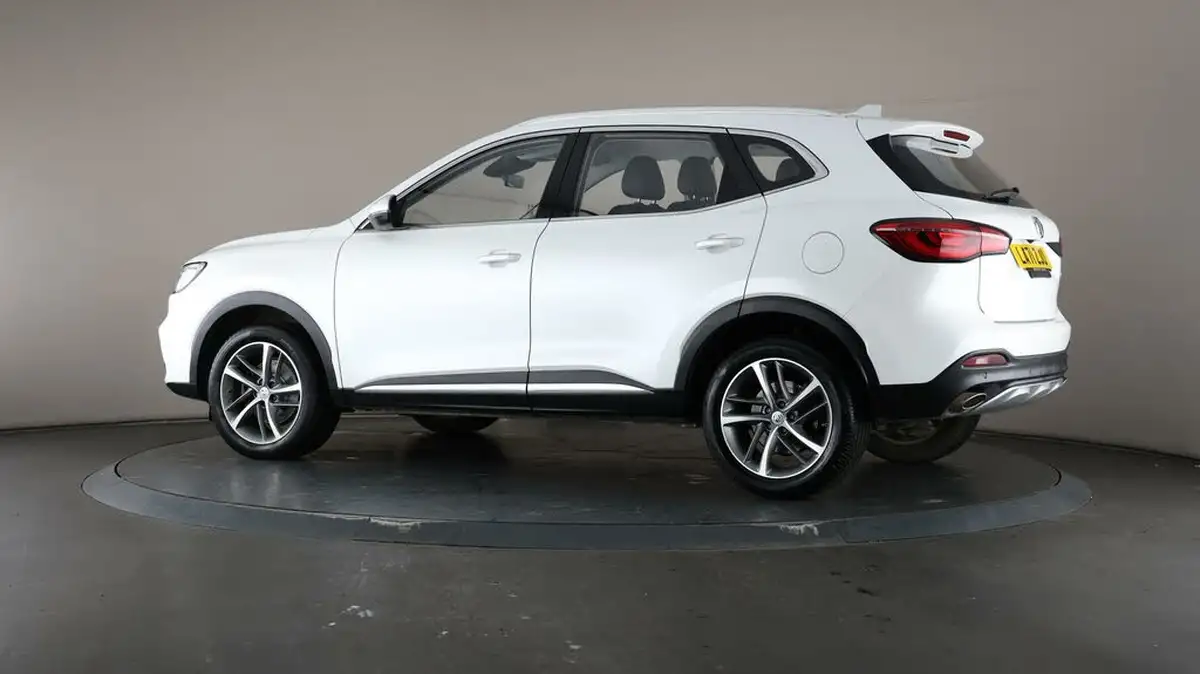 2022-mg-hs-15t-gdi-excite-162ps-big-68