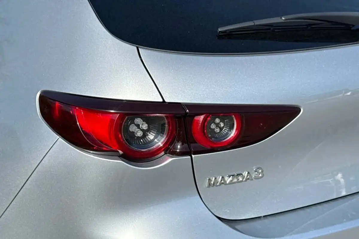 2019-mazda-mazda3-20-gt-sport-tech-122ps-hatchback-5d-big-37