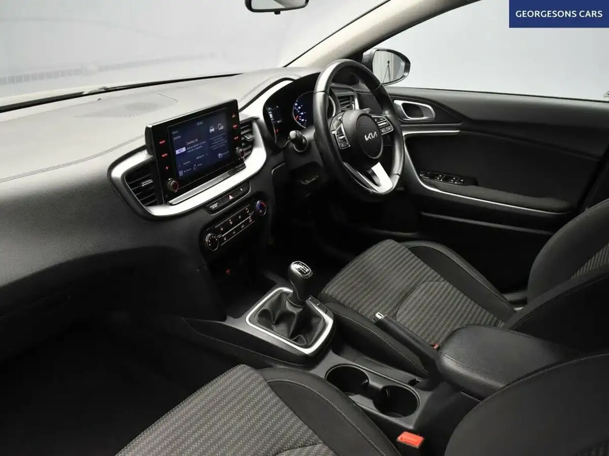 2022-kia-xceed-10-t-gdi-2-big-9
