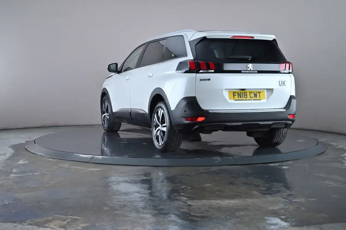 2018-peugeot-5008-suv-12-puretech-allure-eat6-big-19