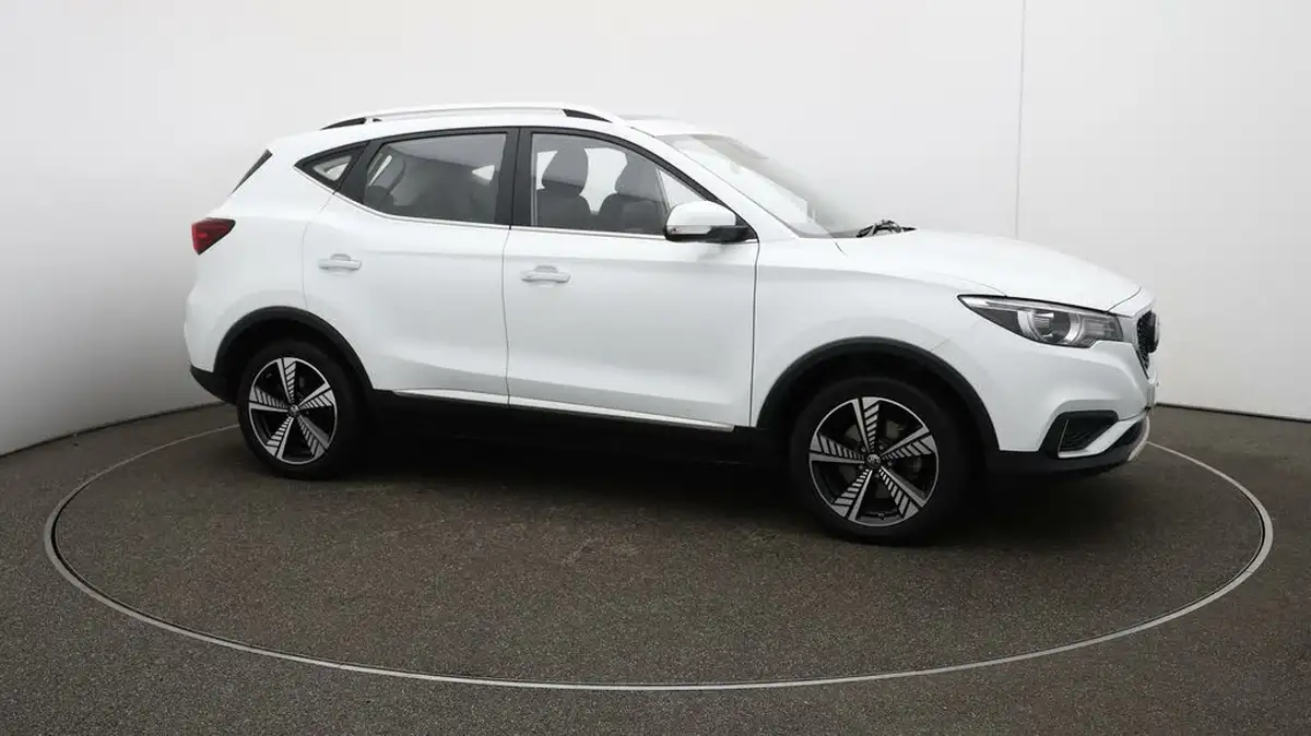 2021-mg-zs-suv-e-exclusive-ev-big-45