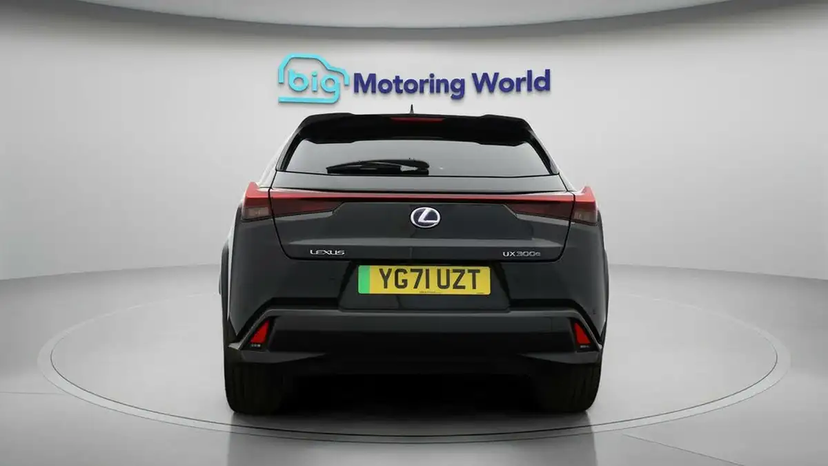 2021-lexus-ux-300e-e-ux-big-5