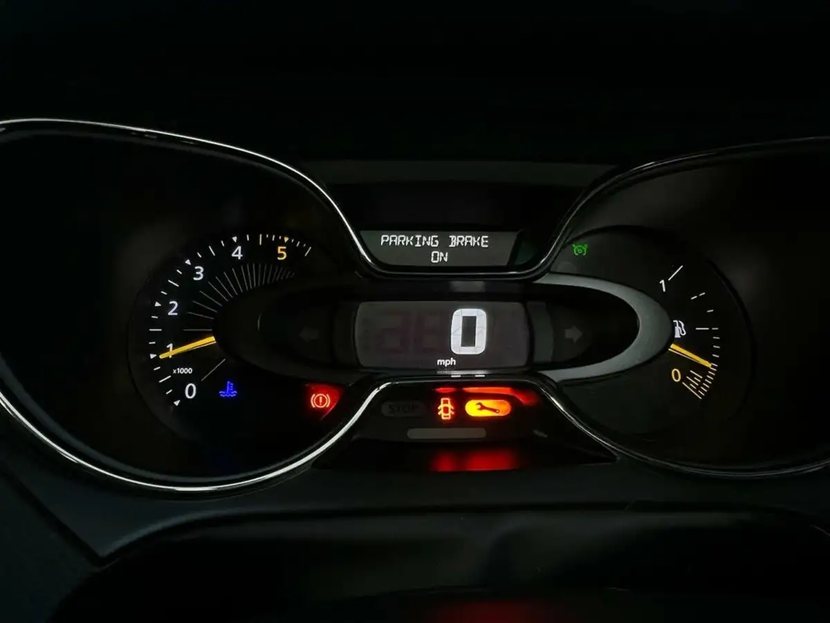 2014-renault-captur-15dci-dynamique-s-90bhp-ss-big-18