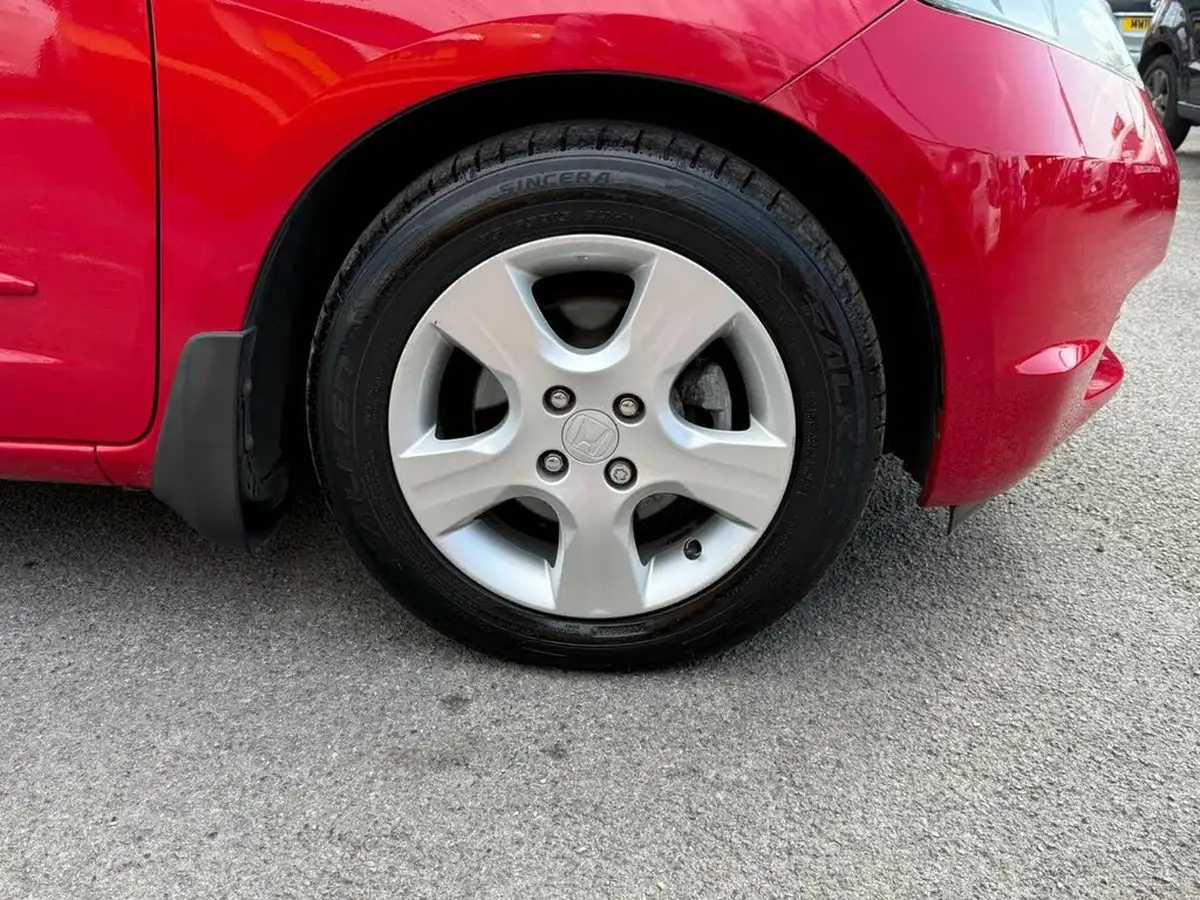 2010-honda-jazz-14-es-t-big-12