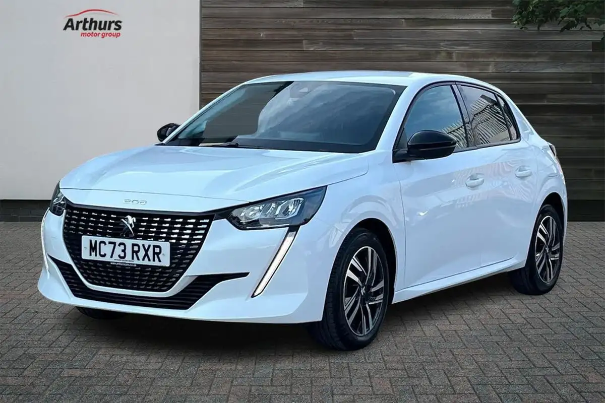 2023-peugeot-208-12-puretech-allure-premium-100ps-big-6