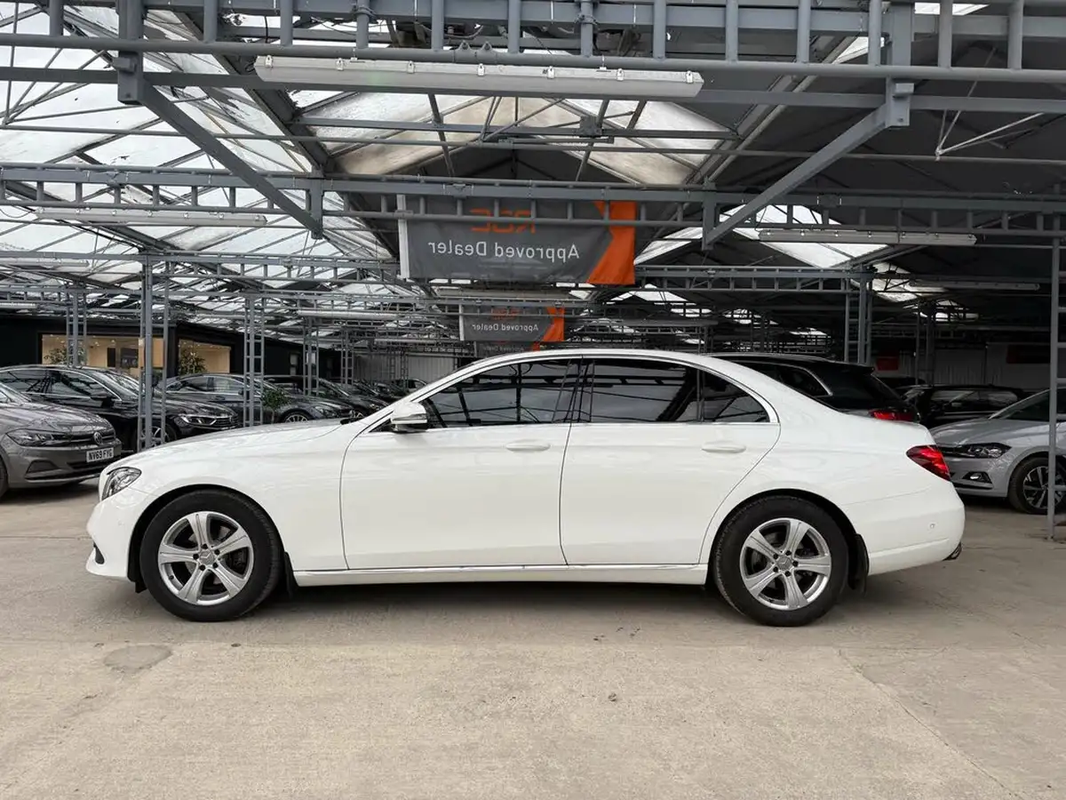 2017-mercedes-benz-e-class-20d-e220d-se-ss-saloon-4d-big-11