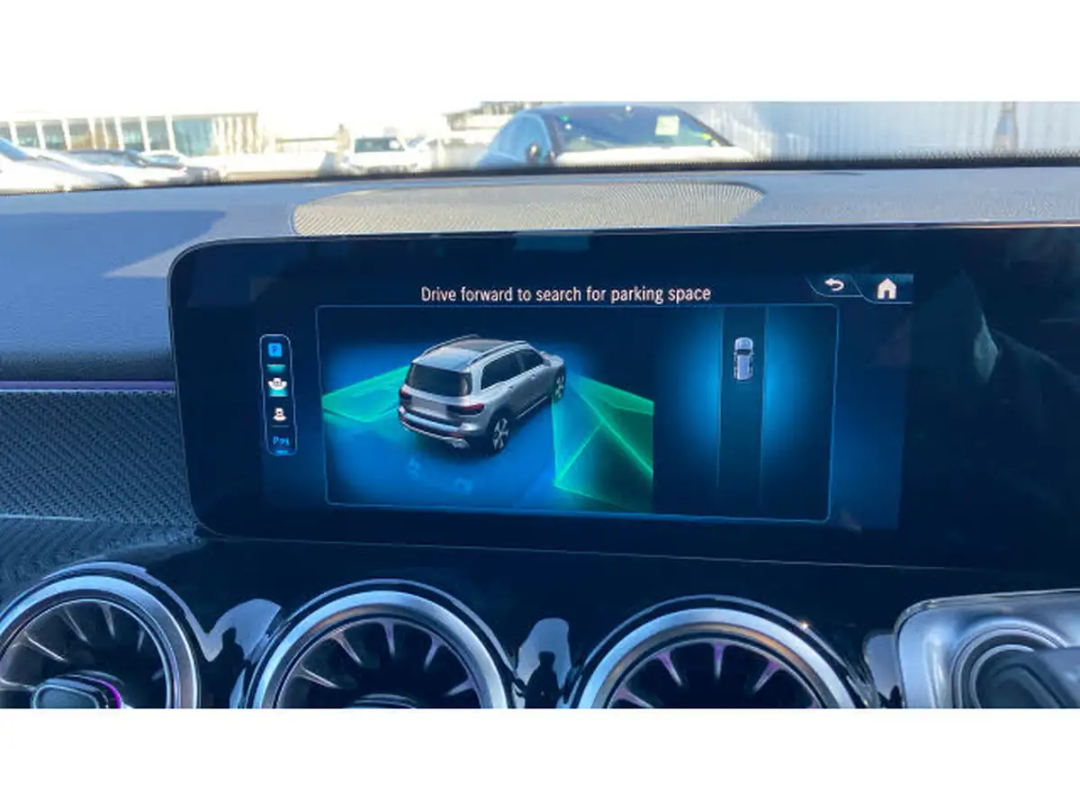 2024-mercedes-benz-glb-class-13-glb200-amg-line-executive-big-44