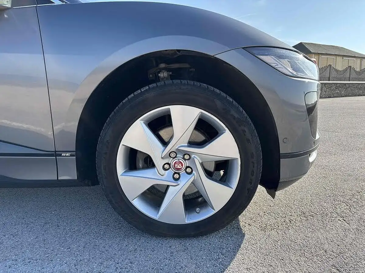 2018-jaguar-i-pace-ev400-se-big-25
