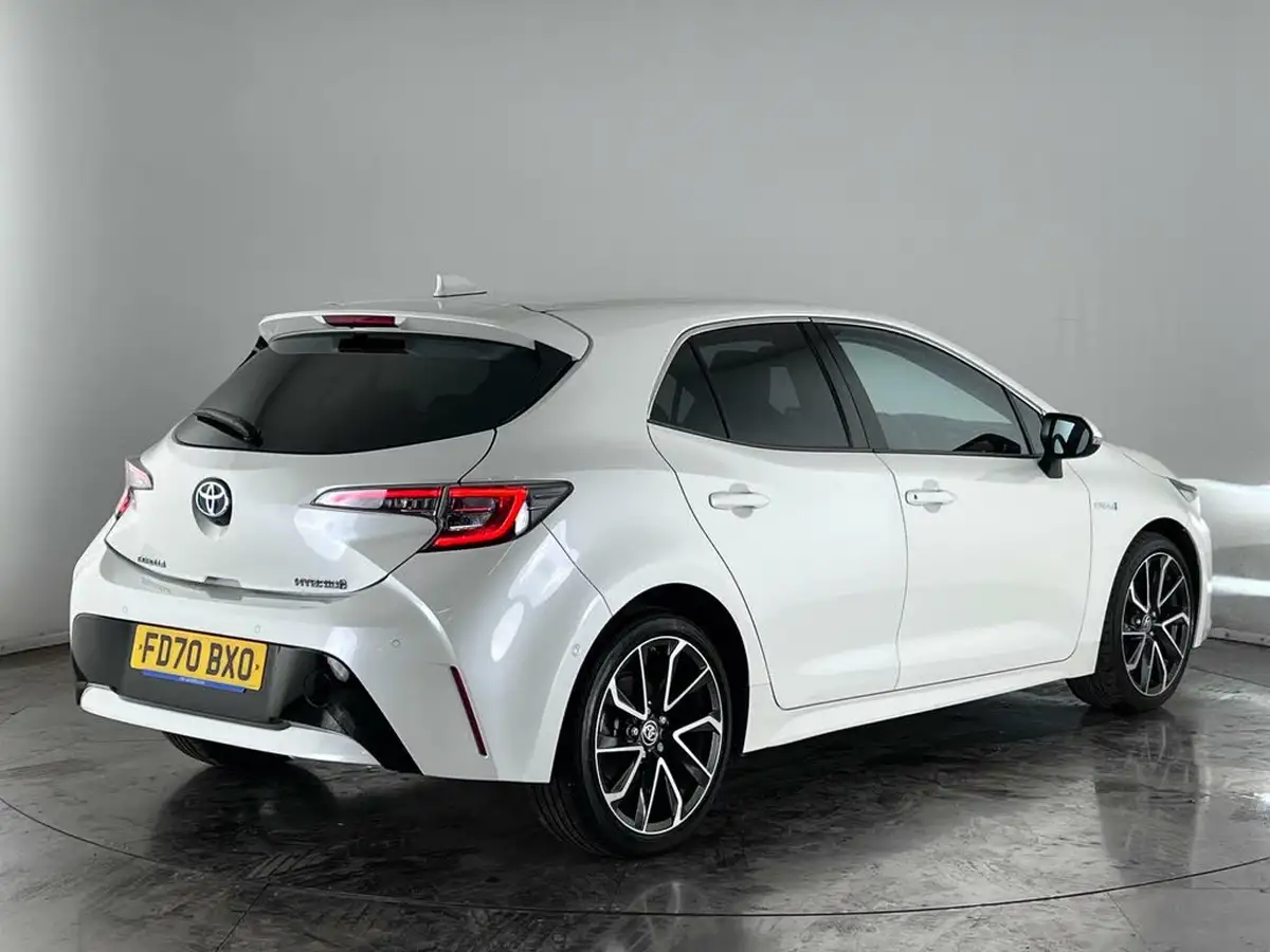 2021-toyota-corolla-18-vvt-i-excel-trk-hatchback-big-4