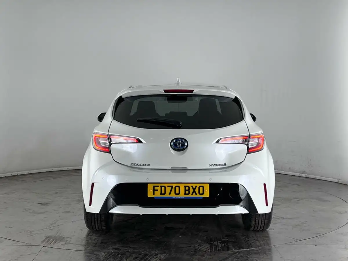 2021-toyota-corolla-18-vvt-i-excel-trk-hatchback-big-8