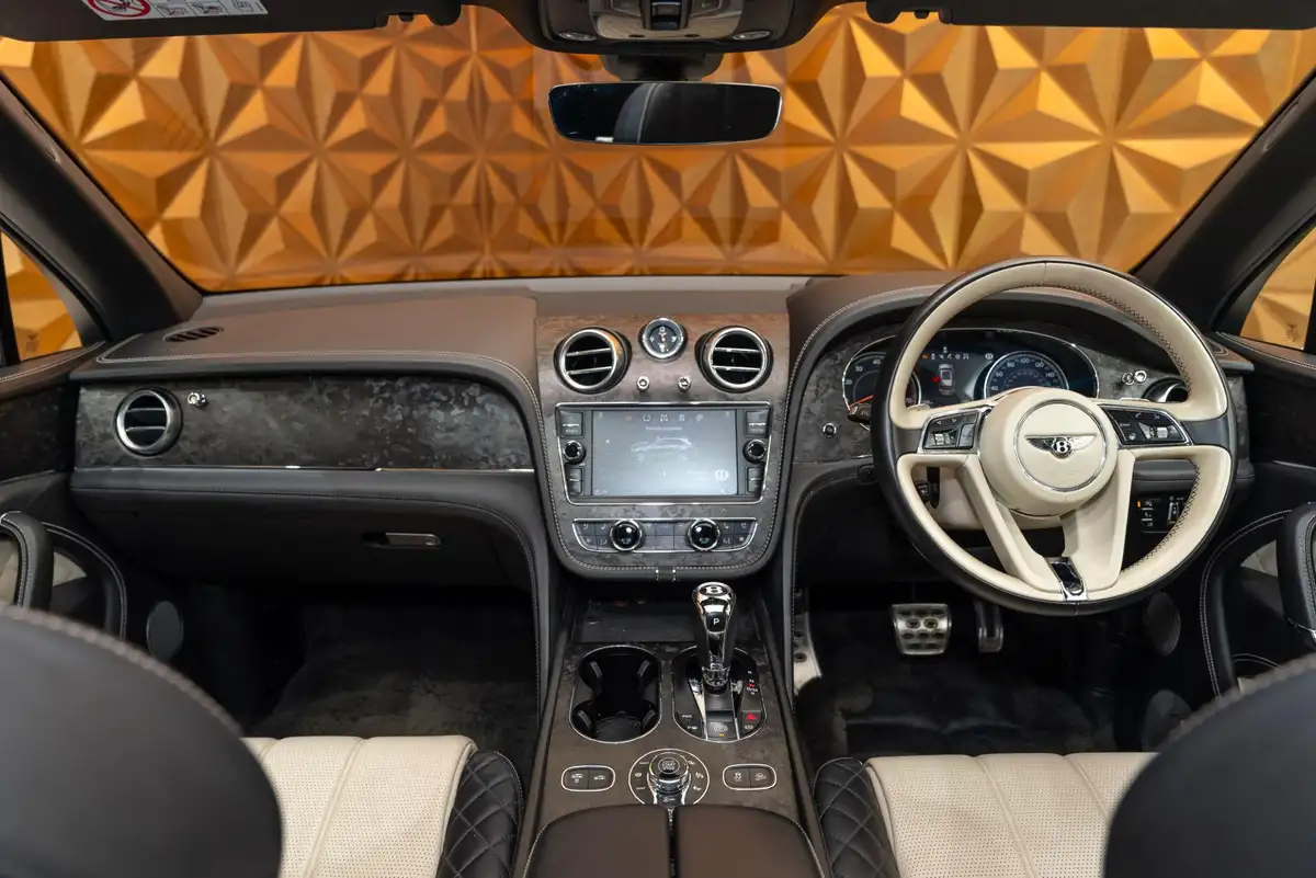 2018-bentley-bentayga-60-w12-big-15