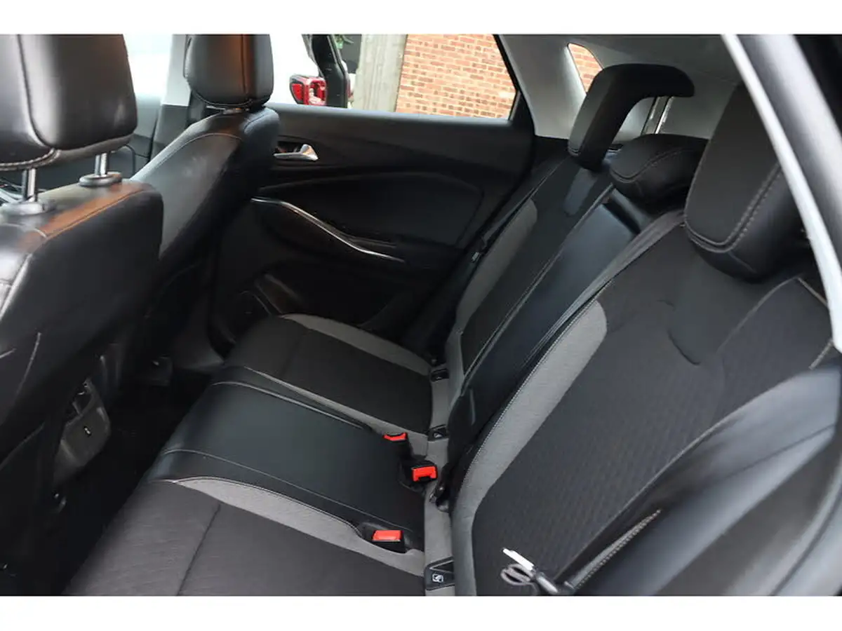 2020-vauxhall-grandland-x-12-sri-nav-auto-big-34
