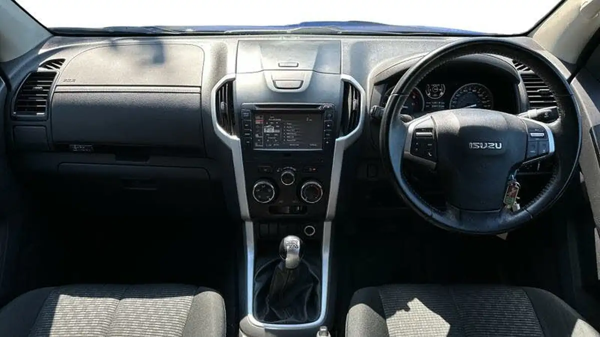 2018-isuzu-d-max-19td-yukon-double-pickup-big-8