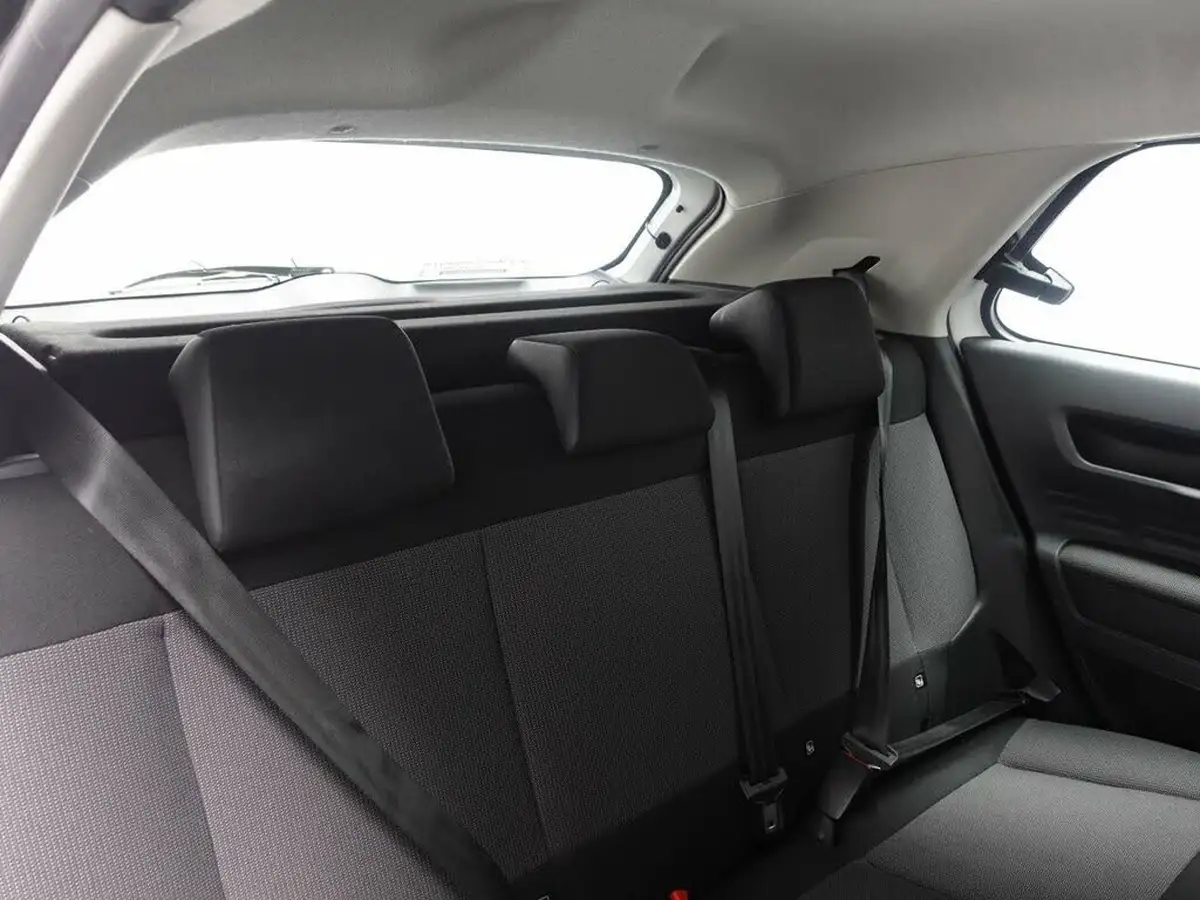 2015-citroen-c4-cactus-16bluehdi-feel-big-14