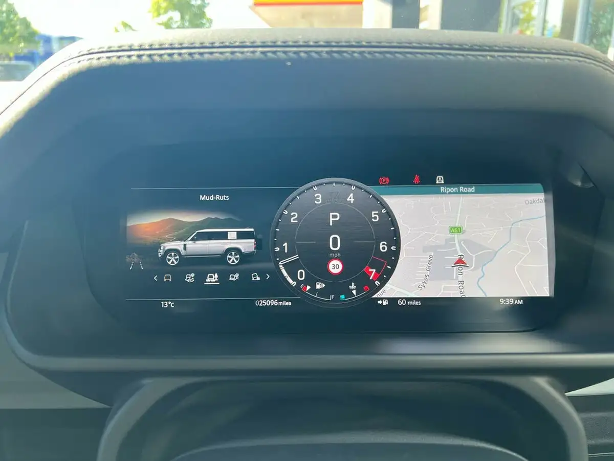 2023-land-rover-130-defender-30-p300-x-dynamic-hse-big-49