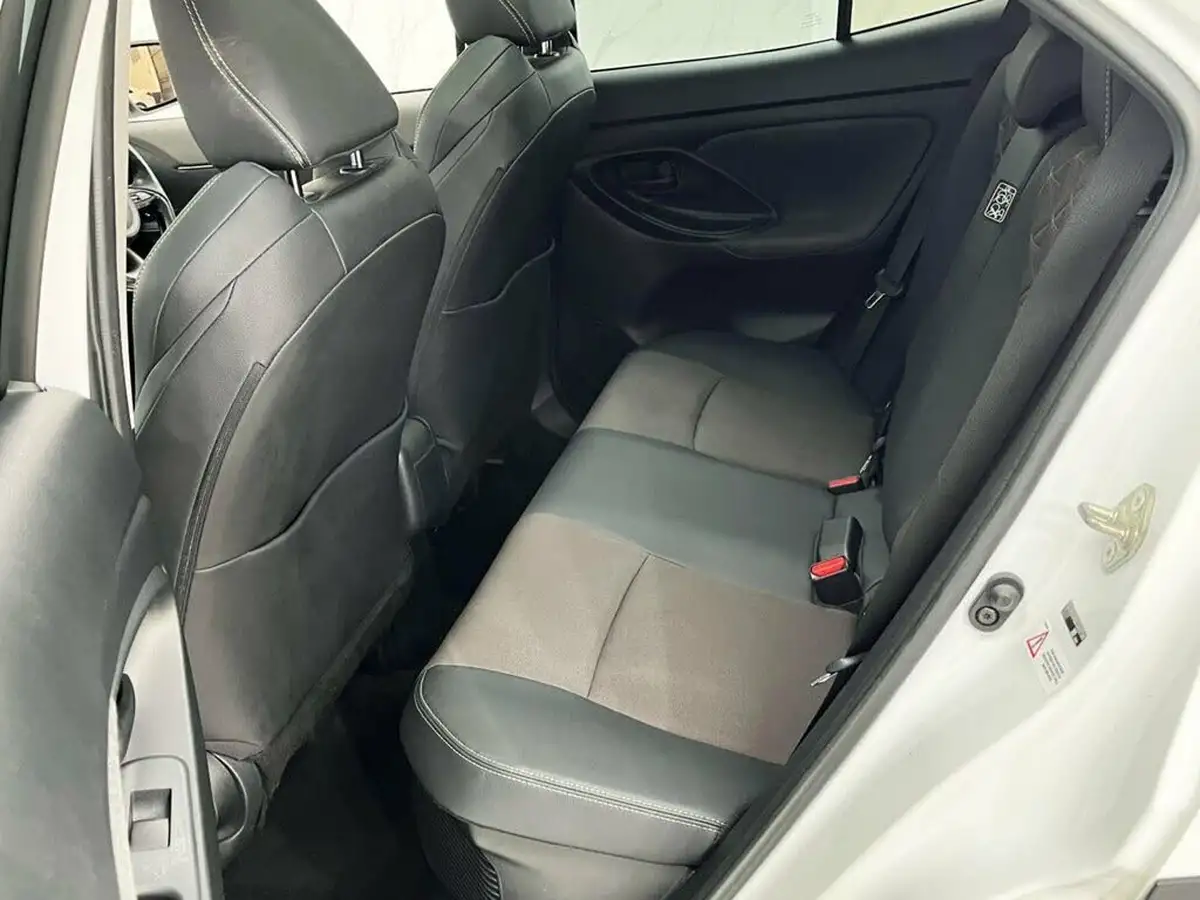 2022-toyota-yaris-cross-15-vvt-i-excel-awd-i-big-33