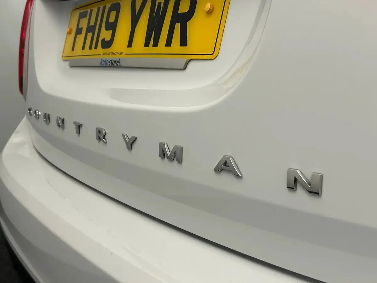 2019-mini-countryman-15-cooper-classic-big-16