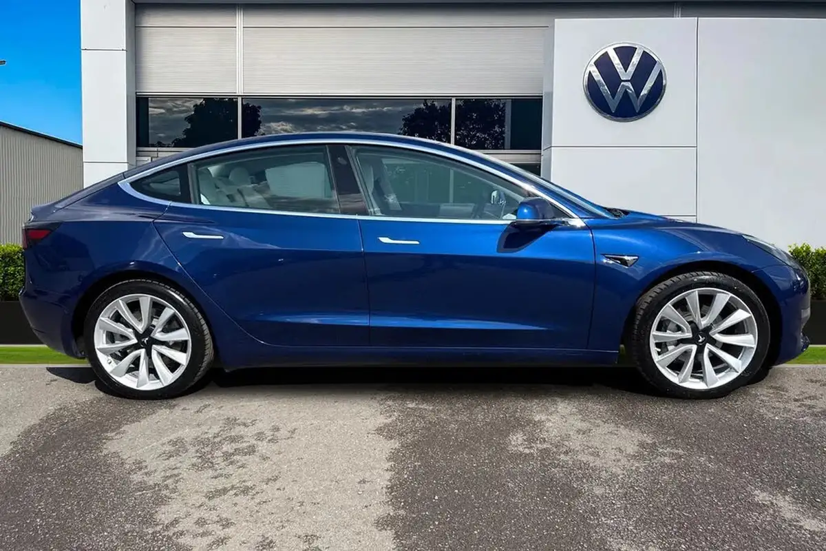 2019-tesla-model-3-e-long-range-4x4-big-2