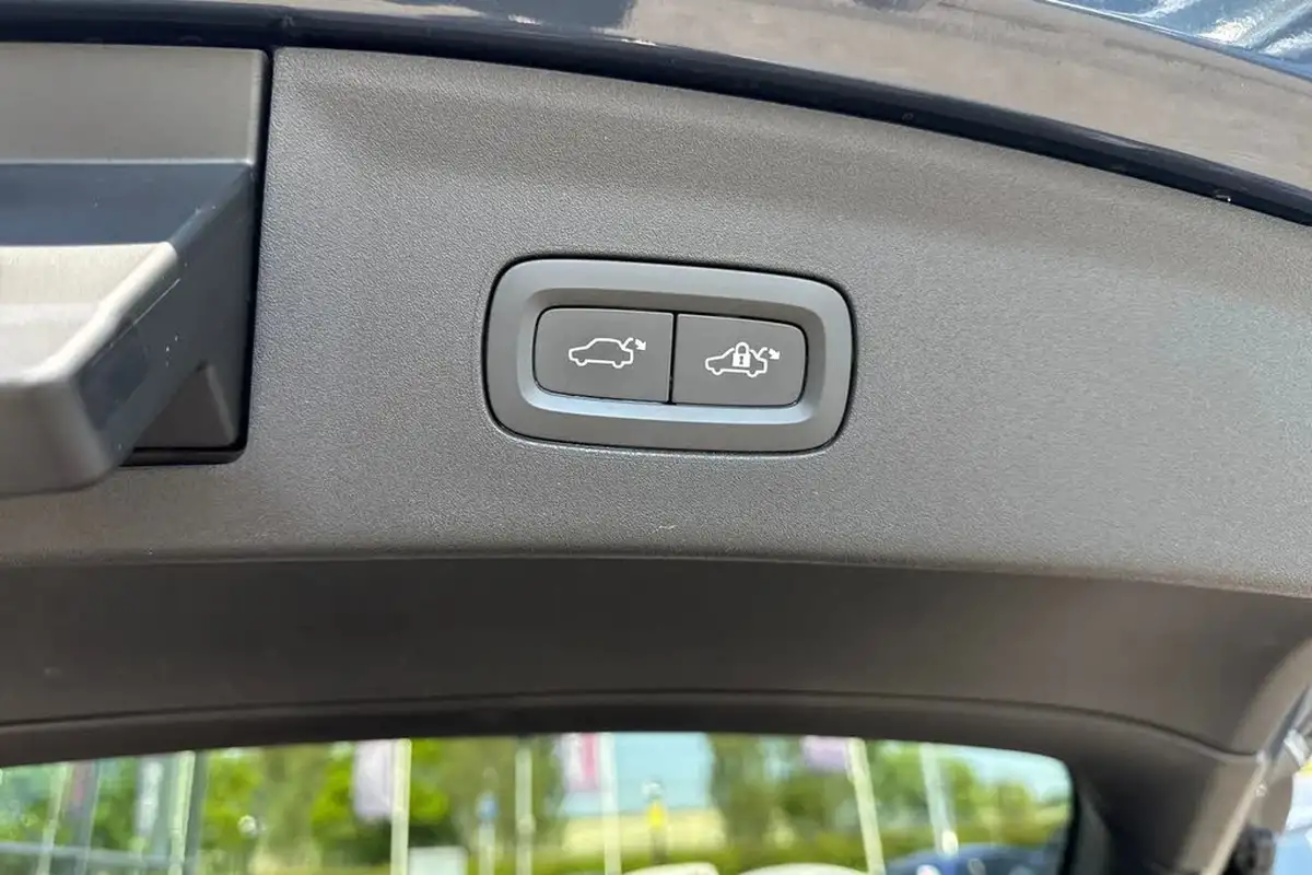 2022-polestar-polestar-2-e-ps2-300kw-longe-dual-plus-pilot-big-24