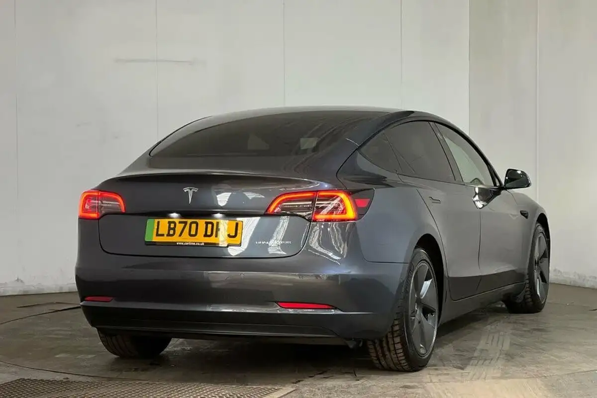 2020-tesla-model-3-e-long-range-big-20