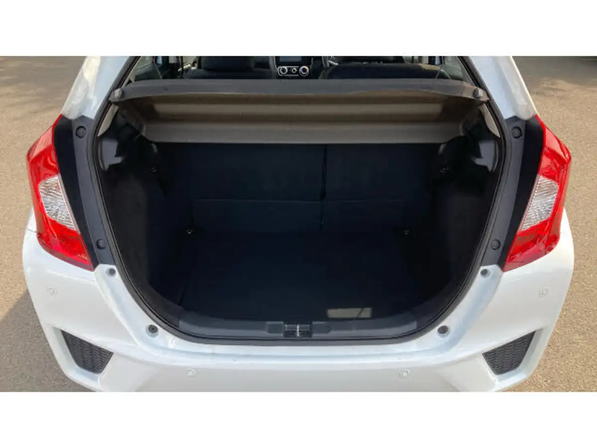 2015-honda-jazz-13-i-vtec-se-big-38