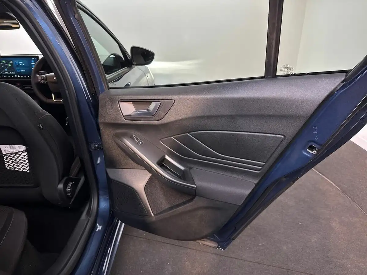 2025-ford-focus-10t-st-line-155ps-estate-powershift-big-28