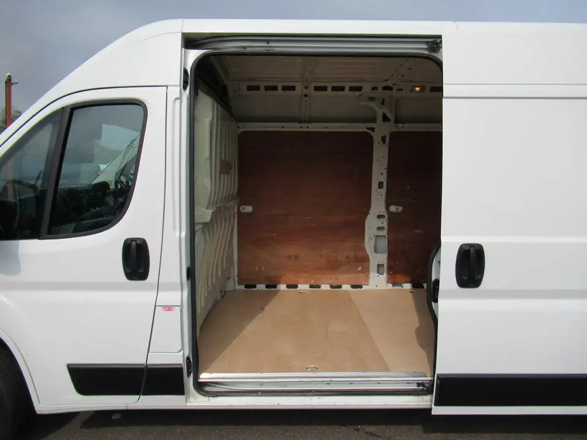 2020-peugeot-boxer-22-bluehdi-professional-335-l3-h2-panel-big-5