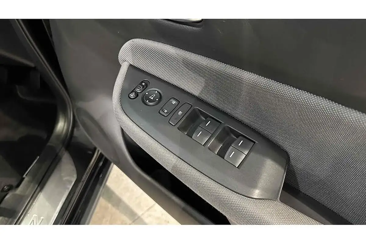 2021-honda-jazz-15-i-mmd-crosstar-ex-109ps-two-tone-big-25