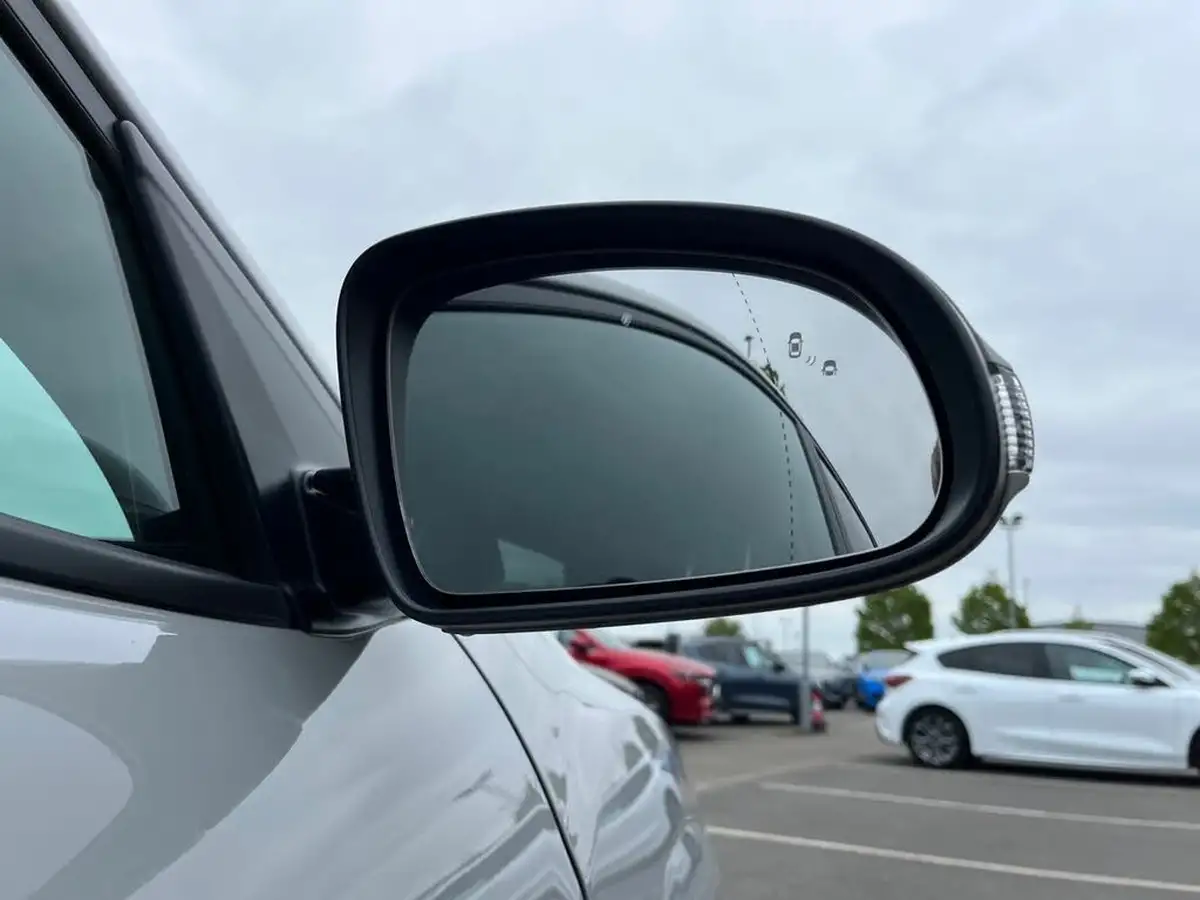 2022-hyundai-kona-e-premium-204ps-64kwh-7kw-obc-big-32