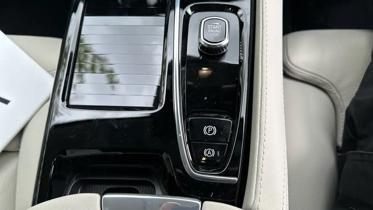 2025-volvo-v90-20-t6-plus-345bhp-dark-big-49
