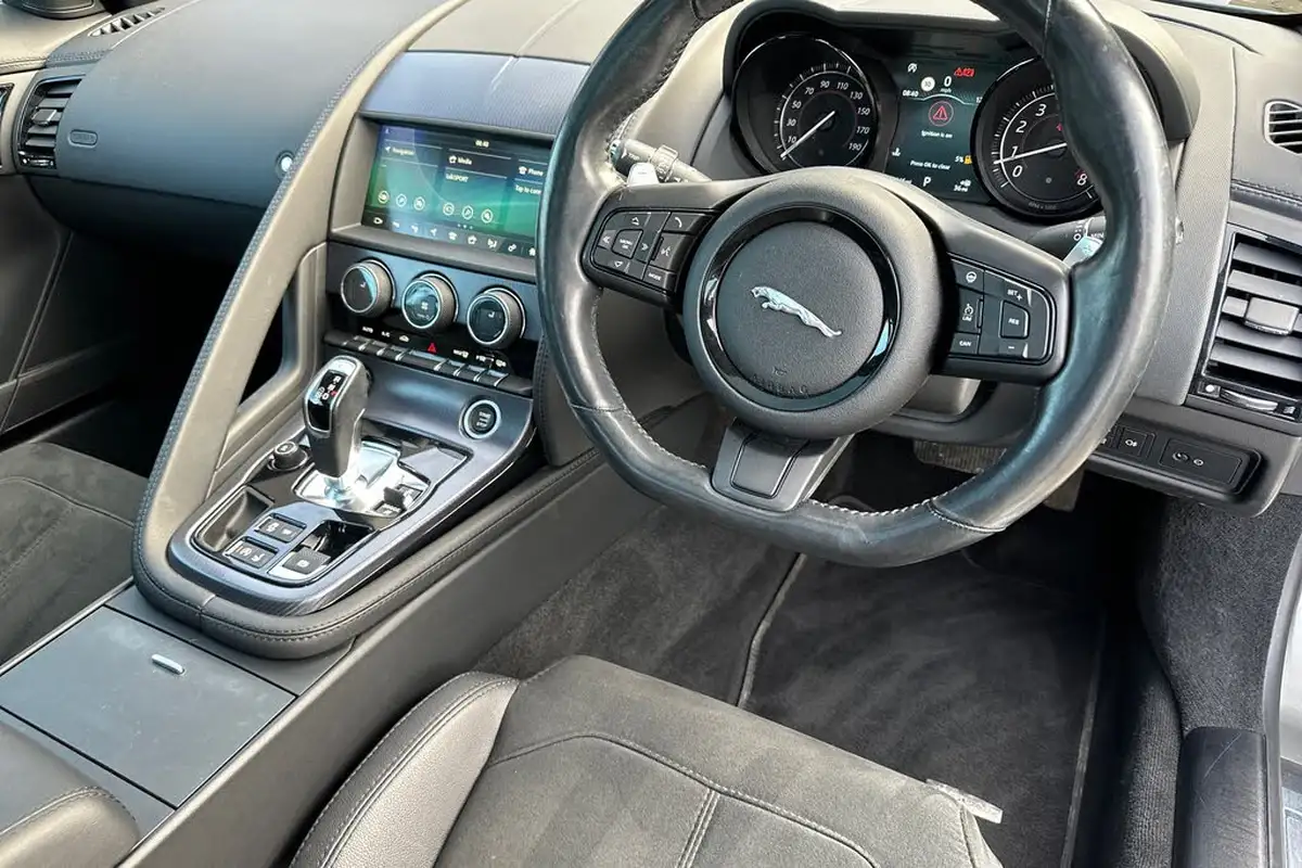 2018-jaguar-f-type-20-i4-r-dynamic-coupe-big-24