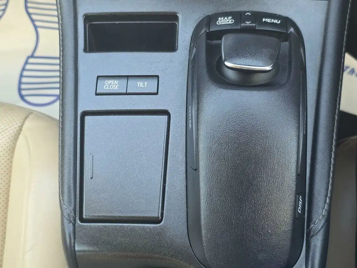 2011-lexus-ct-200h-18-se-l-premier-big-44