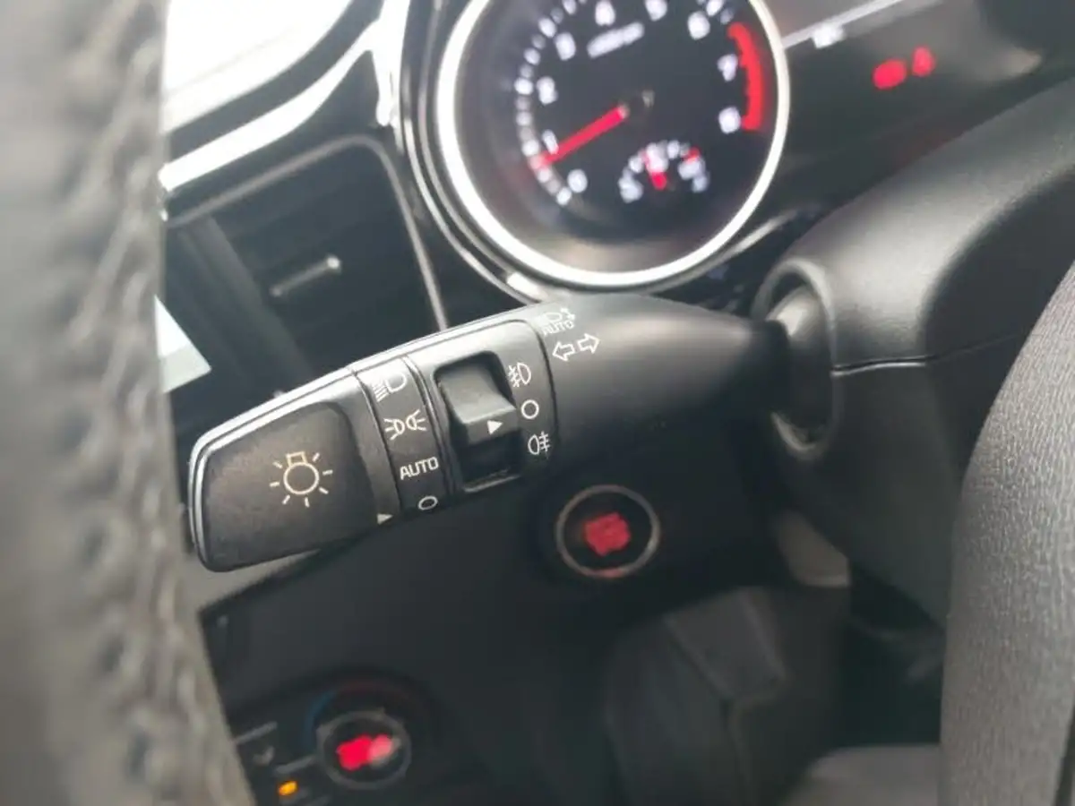 2022-kia-xceed-15-t-gdi-3-big-16