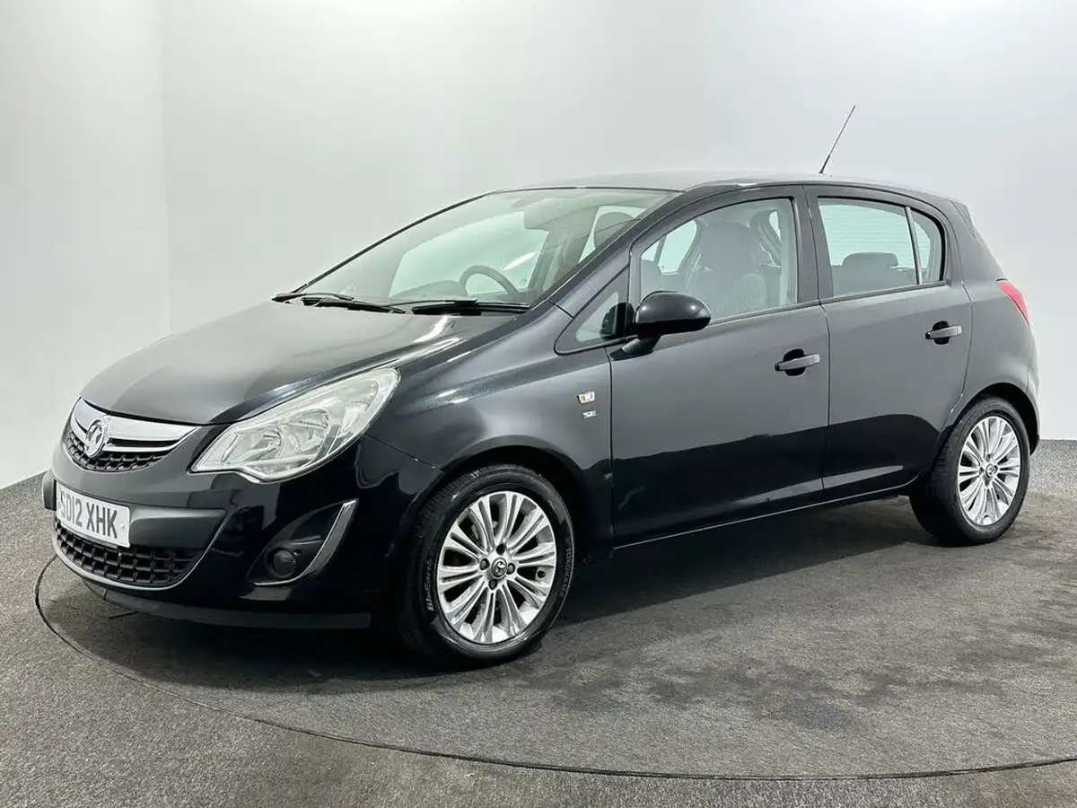 2012-vauxhall-corsa-14-se-5d-big-3