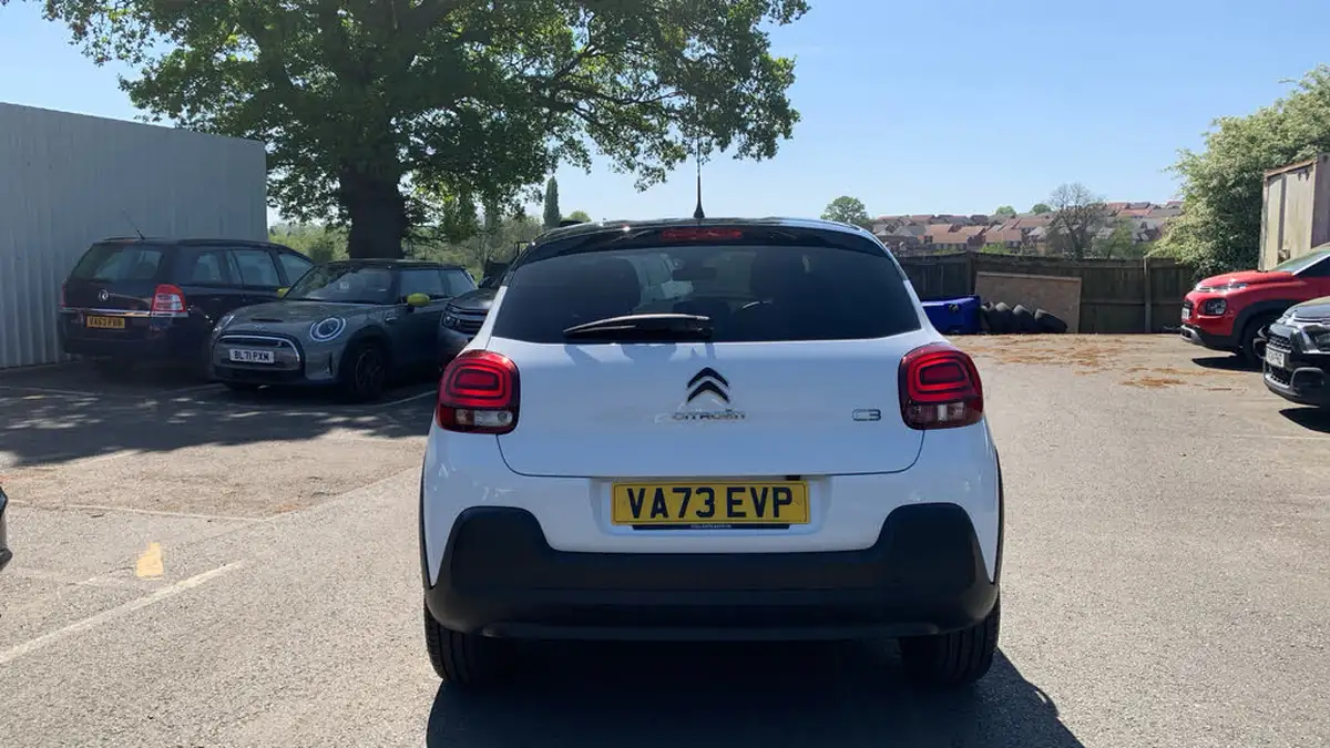 2024-citroen-c3-12-puretech-plus-110ps-eat6-big-8