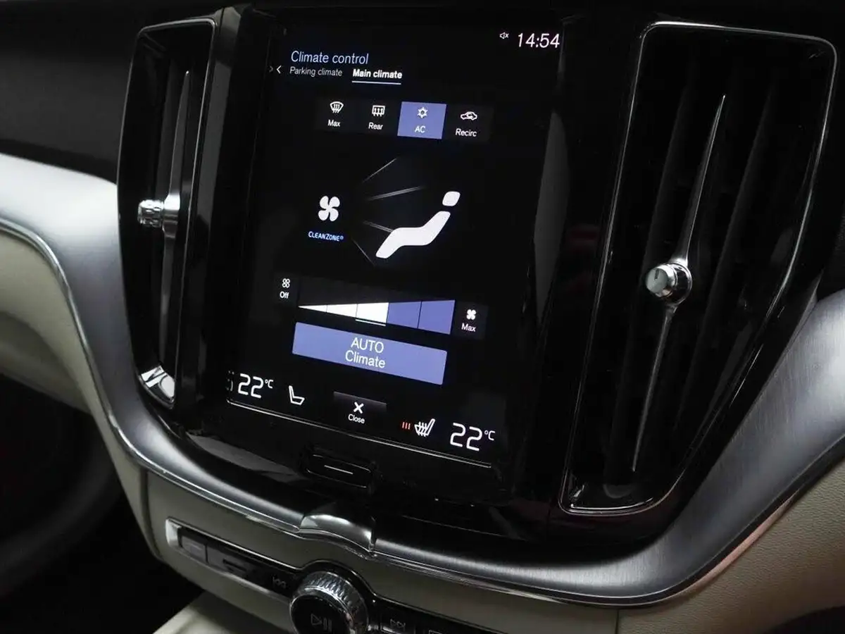 2019-volvo-xc60-20-t5-momentum-awd-big-2