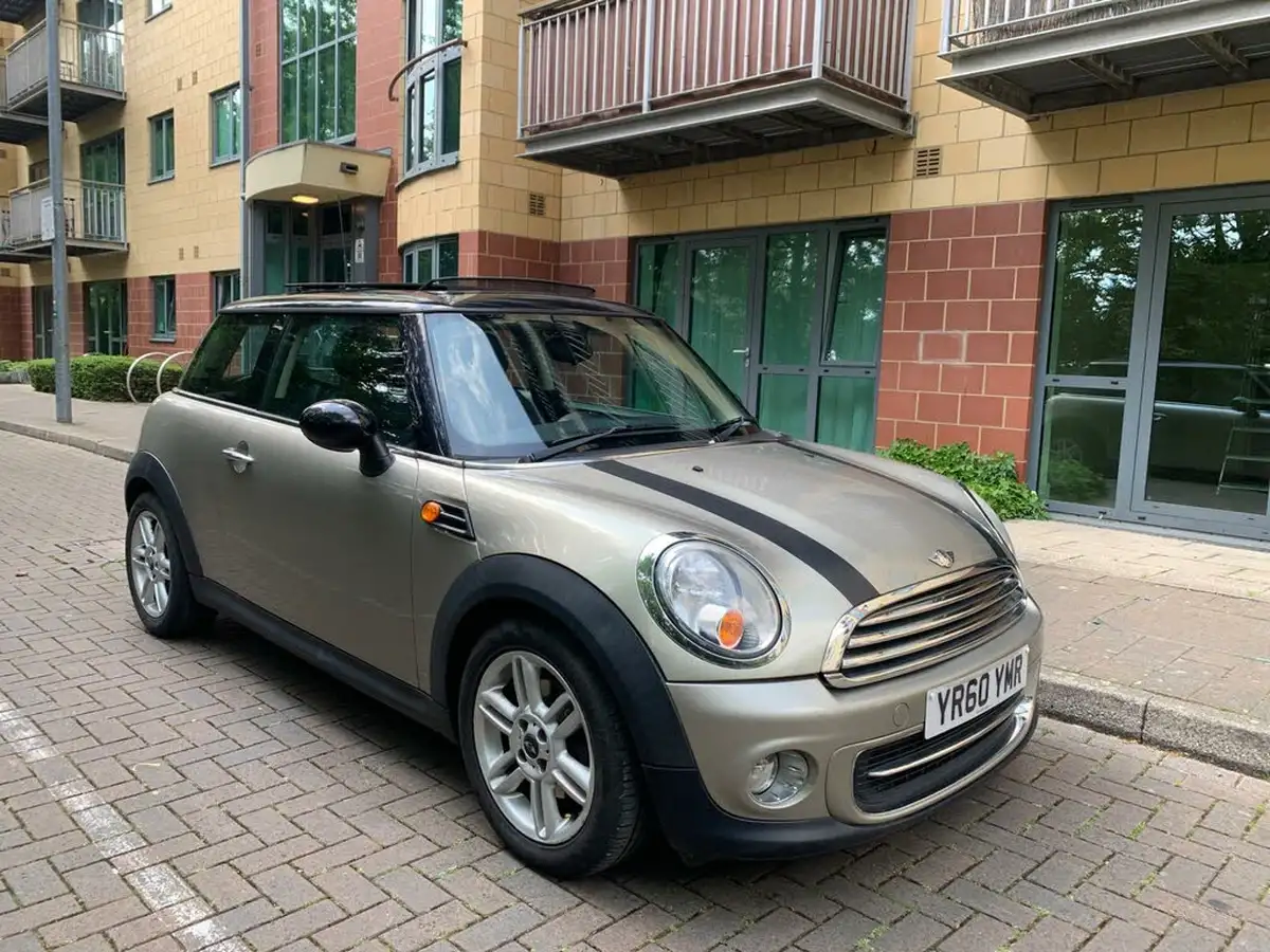 2011-mini-cooper-16-cooper-122bhp-hatchback-3d-big-0