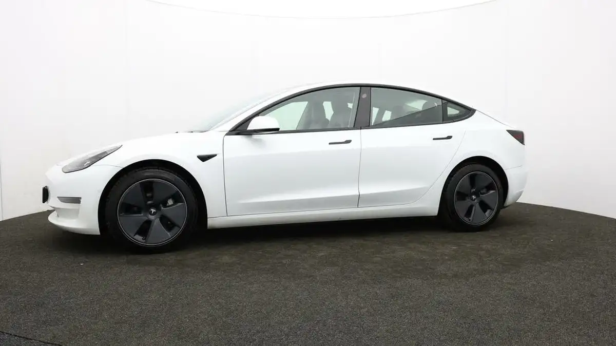 2020-tesla-model-3-e-long-range-big-66