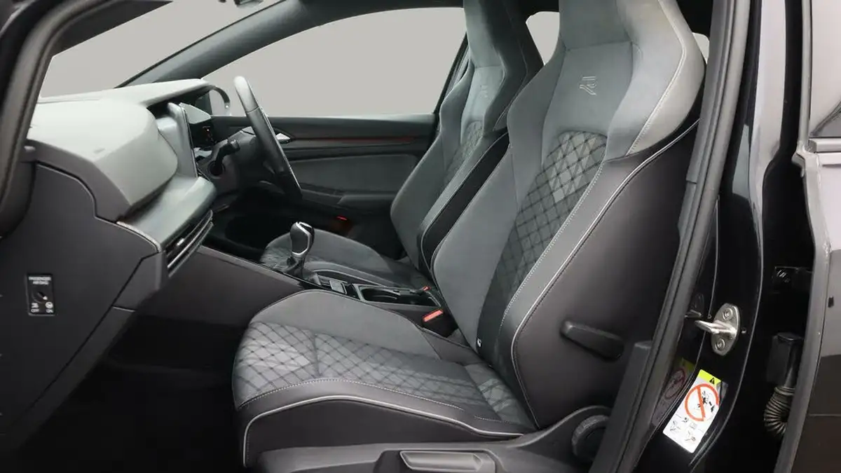 2022-volkswagen-golf-15-tsi-r-line-130ps-hatchback-big-14