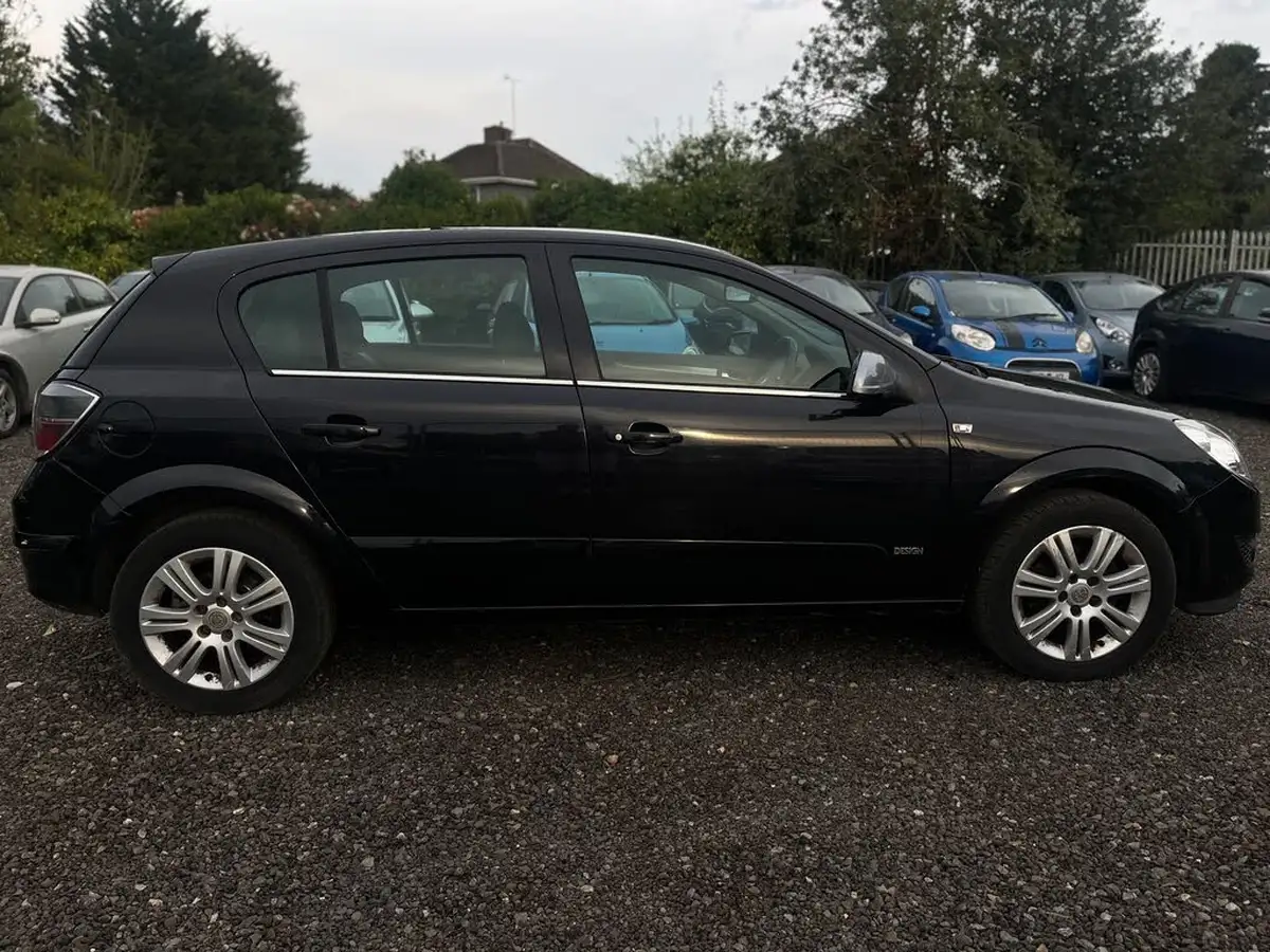 2008-vauxhall-astra-18-design-hatchback-5d-auto-big-5