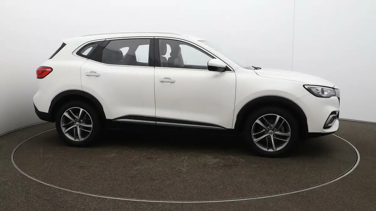 2022-mg-hs-15t-gdi-excite-162ps-dct-big-47
