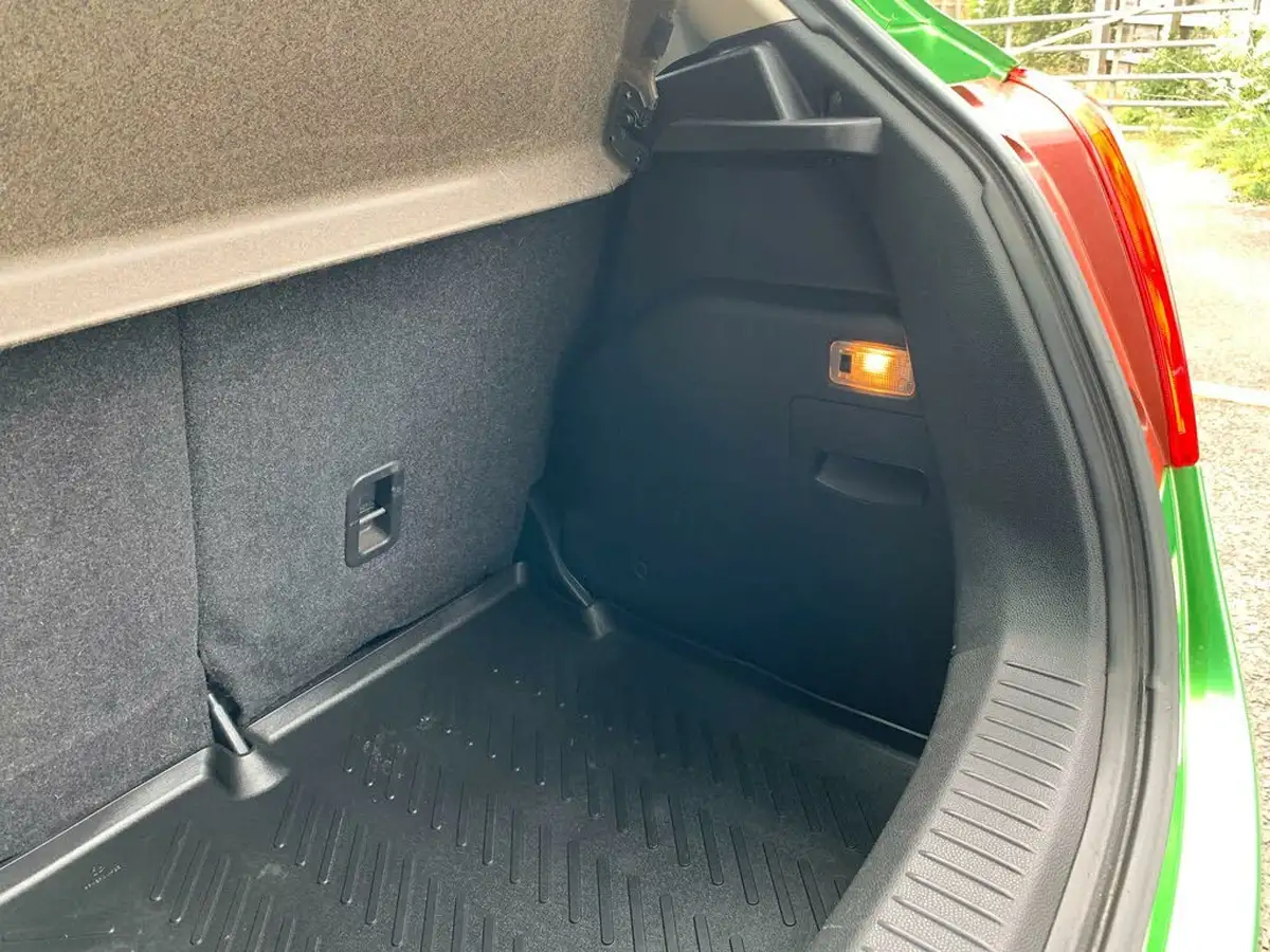 2012-mazda-mazda2-13-tamura-5d-big-35