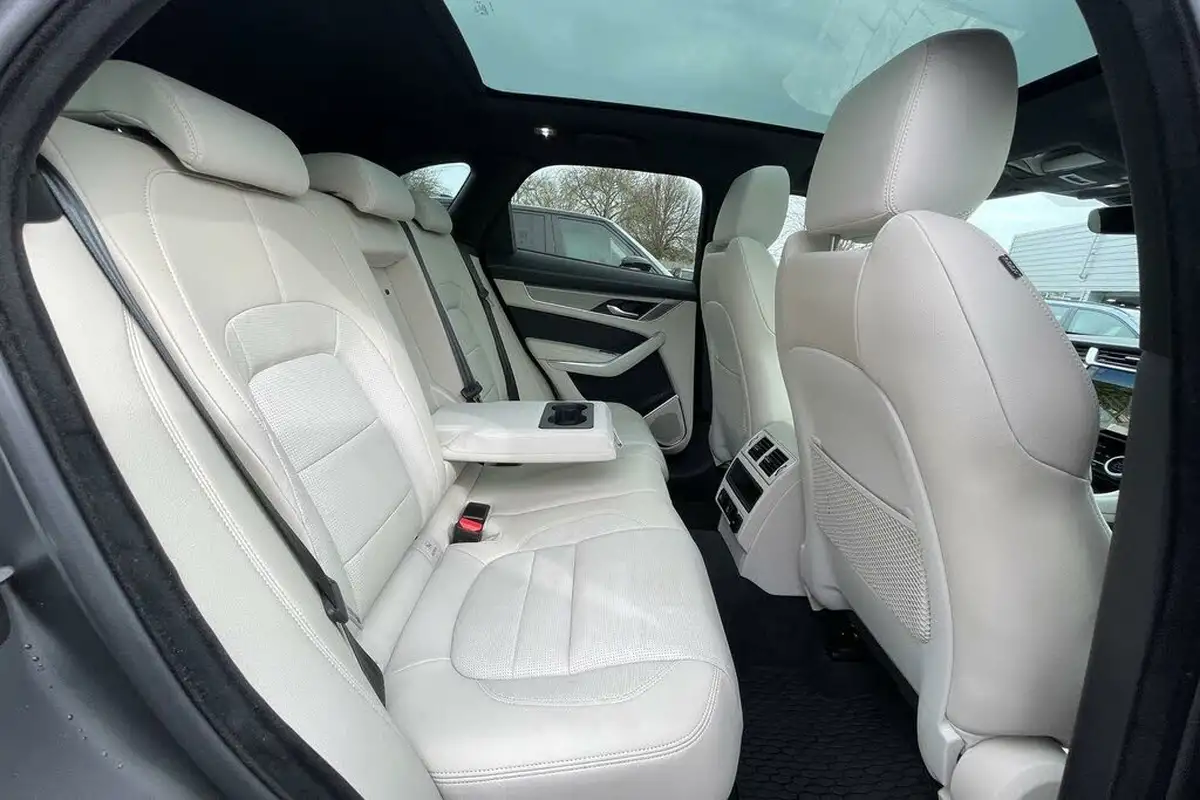 2024-jaguar-f-pace-20-p400e-r-dynamic-se-black-90th-anniversary-edition-big-46