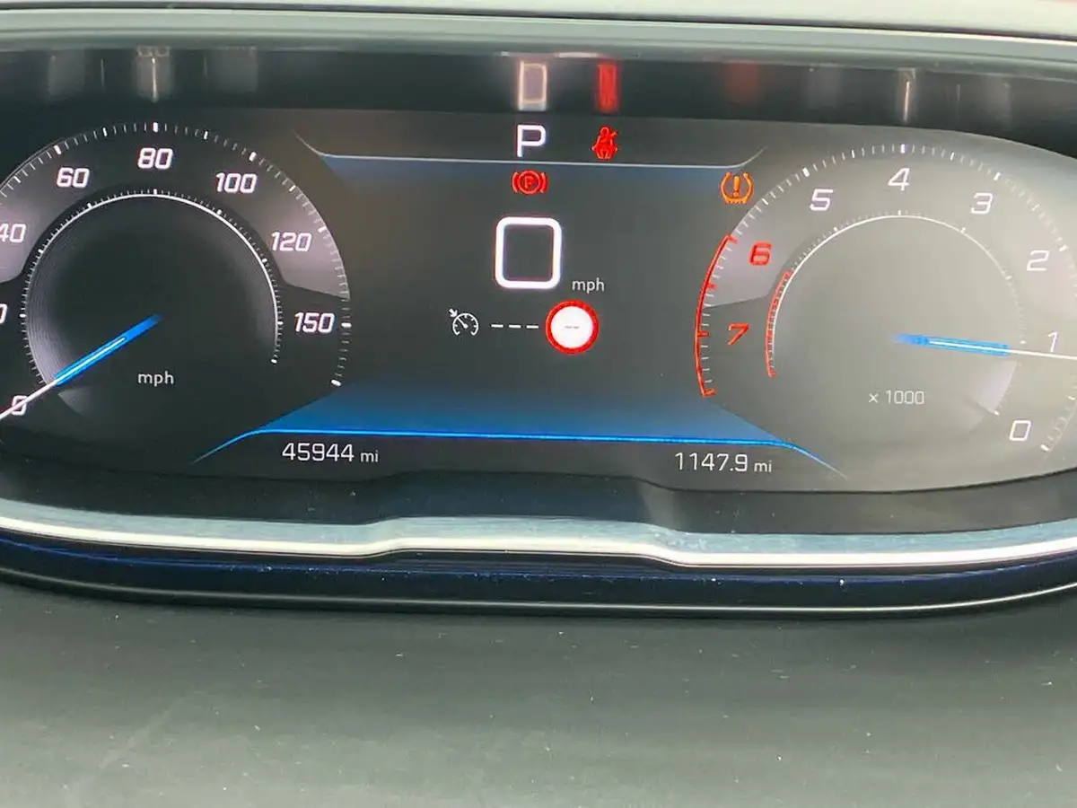 2022-peugeot-5008-suv-12-puretech-allure-eat8-big-44