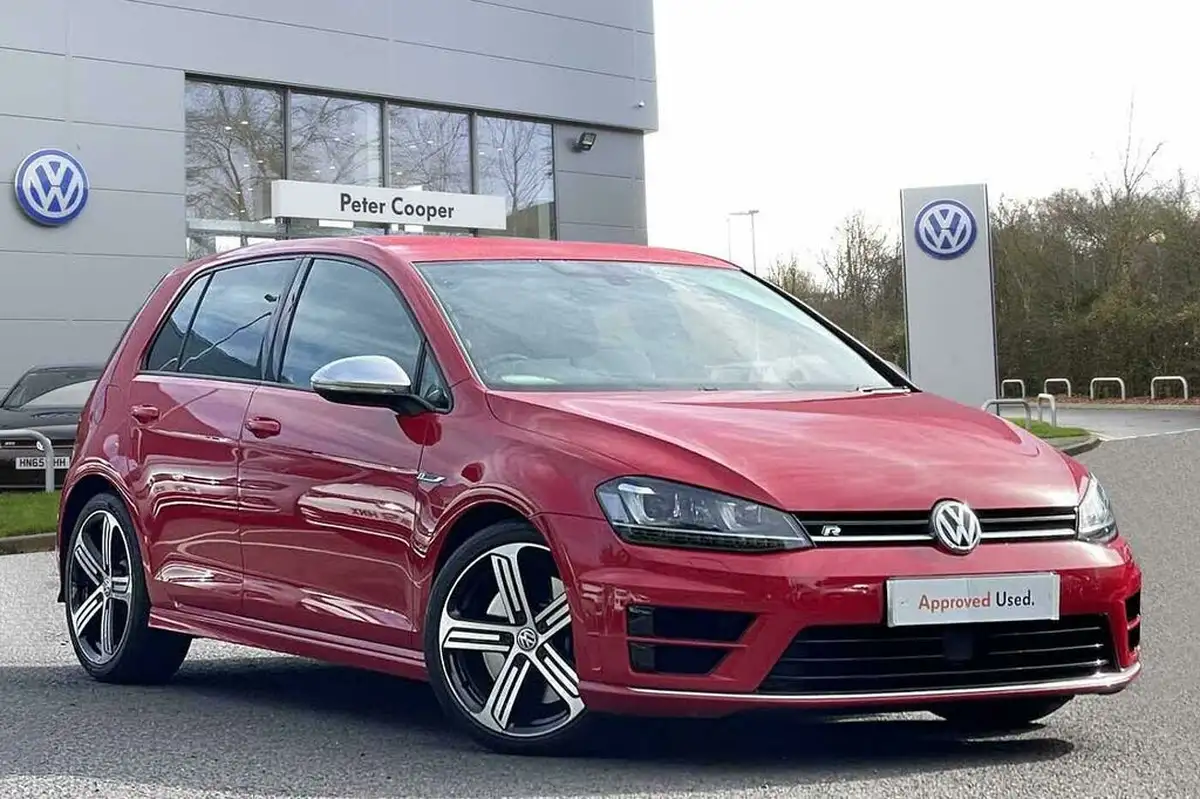 2016-volkswagen-golf-20-tsi-r-4motion-bmt-ss-hatchback-5d-dsg-big-0