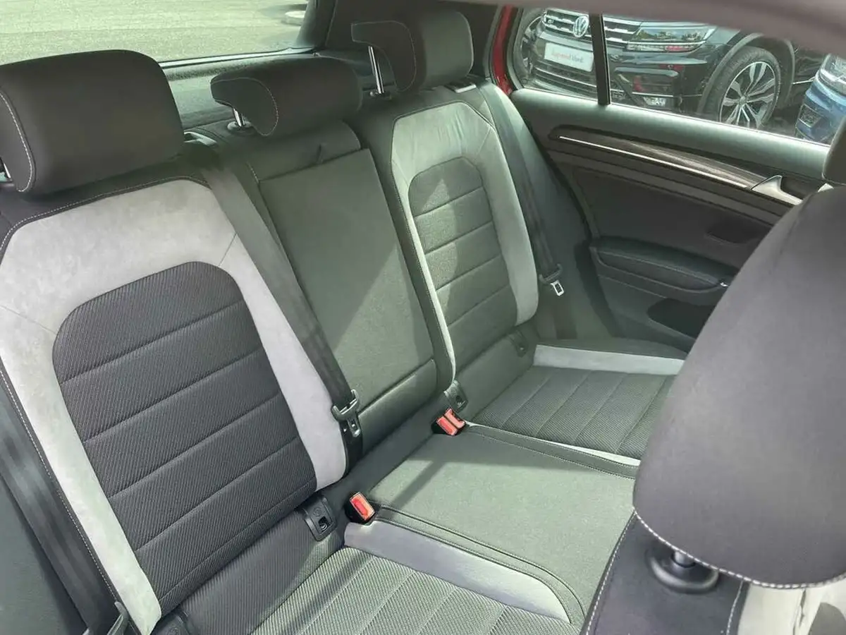 2016-volkswagen-golf-20-tsi-r-4motion-bmt-ss-hatchback-5d-dsg-big-28