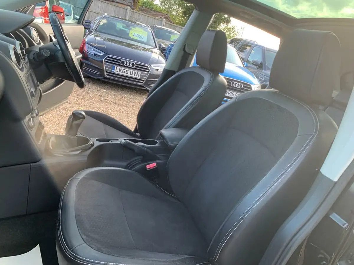 2013-nissan-qashqai-16-360-big-27