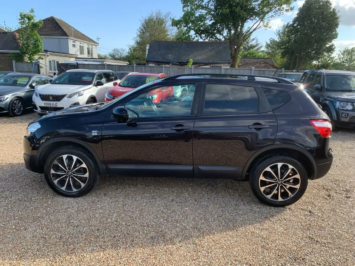 2013-nissan-qashqai-16-360-big-3